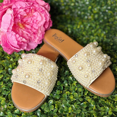 Gimme Kiss Sandals - Ivory Shabby Chic Boutique and Tanning Salon